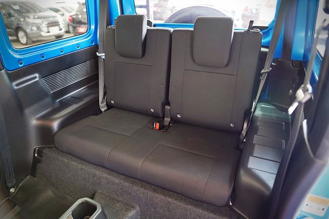 原版件 適時4驅(附加力箱) 感應頭燈 倒車顯影 導航定速 恆溫 車道偏離警示  第8張相片