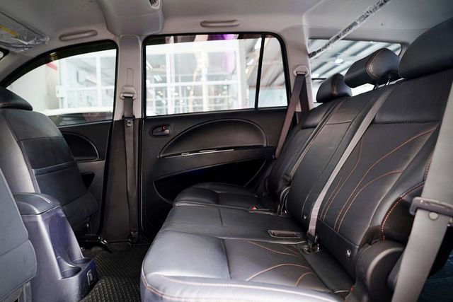 一手車原鈑件 皮椅、數位儀表、原廠導航、倒車顯影、盲點、定速、電後視鏡、感應頭燈  第9張相片