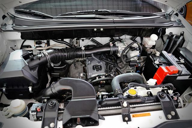 一手車原鈑件 皮椅、數位儀表、原廠導航、倒車顯影、盲點、定速、電後視鏡、感應頭燈  第19張相片