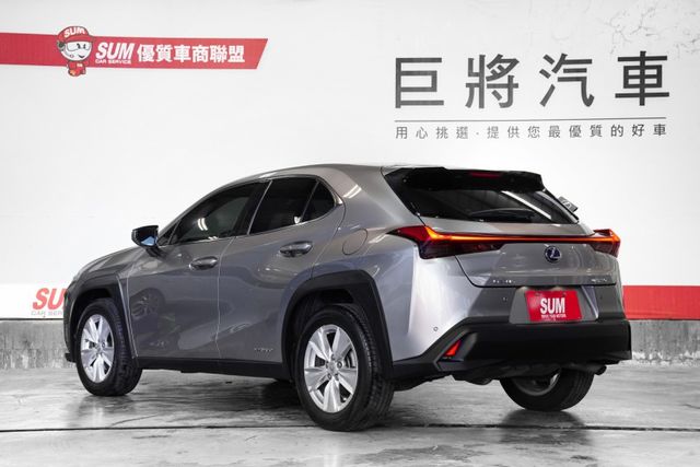 原鈑件 原廠保養 原廠大電池保固到2029/8 車道置中、盲點、腳踢尾門、ACC  第6張相片
