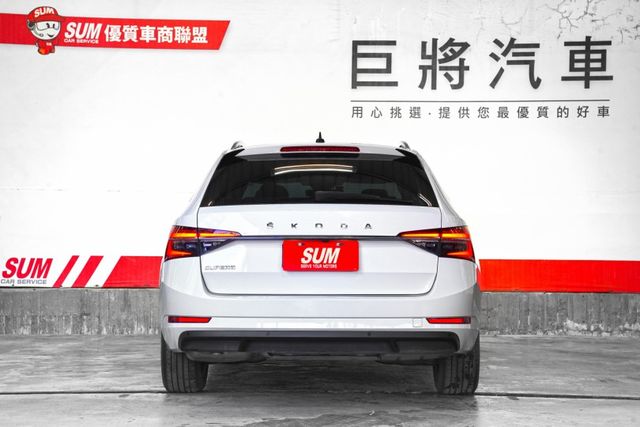 原鈑件、數位儀錶、雙電動椅+駕駛座記憶、雙區恆溫、ACC、電子手煞、盲點、電尾門  第3張相片
