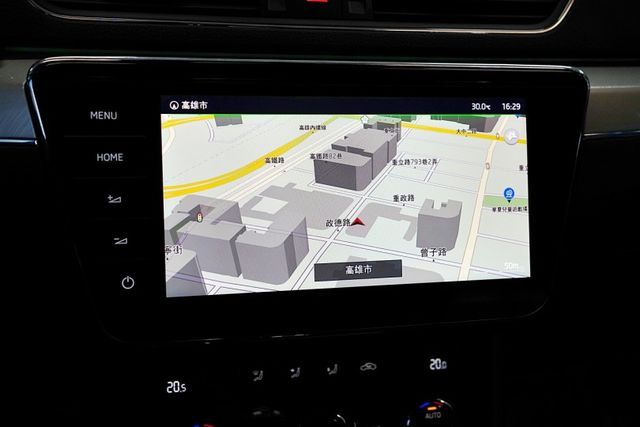 原鈑件、數位儀錶、雙電動椅+駕駛座記憶、雙區恆溫、ACC、電子手煞、盲點、電尾門  第13張相片