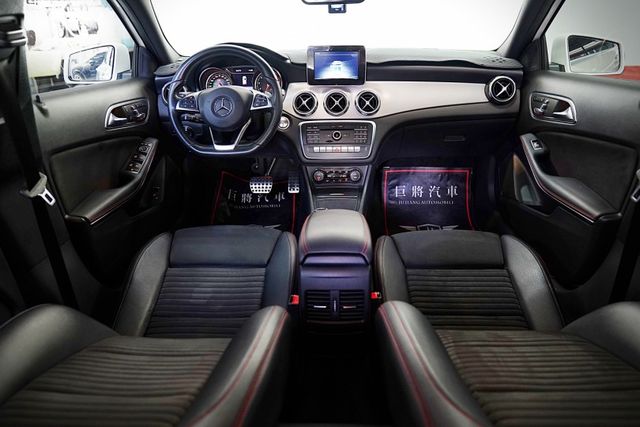GLA 180運動版｜原版件 AMG 定速 倒影 恆溫 CARPLAY 電尾門 雙電動記憶座椅 撥片  第7張相片