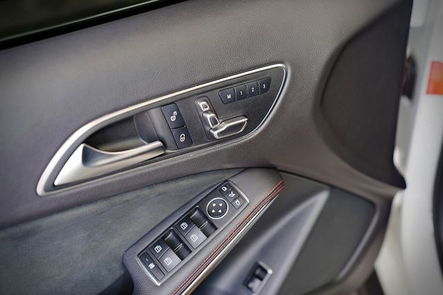 GLA 180運動版｜原版件 AMG 定速 倒影 恆溫 CARPLAY 電尾門 雙電動記憶座椅 撥片  第16張相片
