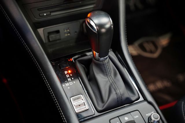 頂級羨定版｜一手車 原鈑件 定速 I-KEY 盲點 車道偏移 倒車顯影 藍牙音響  第17張相片