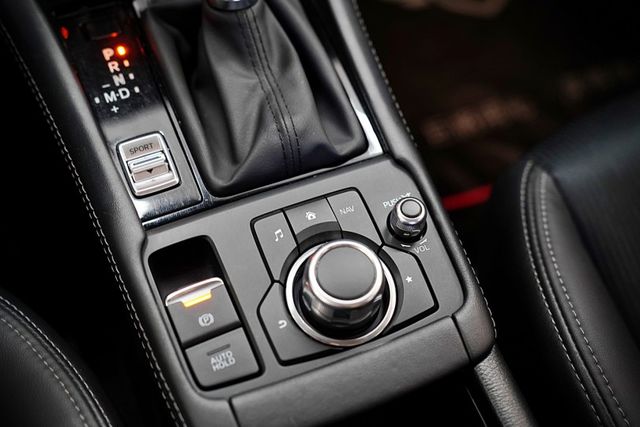 頂級羨定版｜一手車 原鈑件 定速 I-KEY 盲點 車道偏移 倒車顯影 藍牙音響  第18張相片