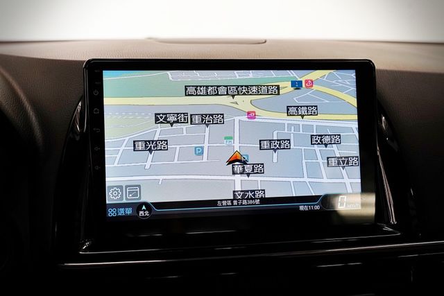 柴油2.2 AWD｜原鈑件 原廠引擎終身保固 皮椅、IKEY、感應頭燈、HID頭燈、前後霧燈、倒影  第14張相片
