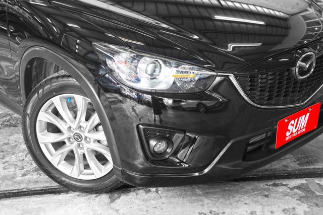 柴油2.2 AWD｜原鈑件 原廠引擎終身保固 皮椅、IKEY、感應頭燈、HID頭燈、前後霧燈、倒影  第20張相片