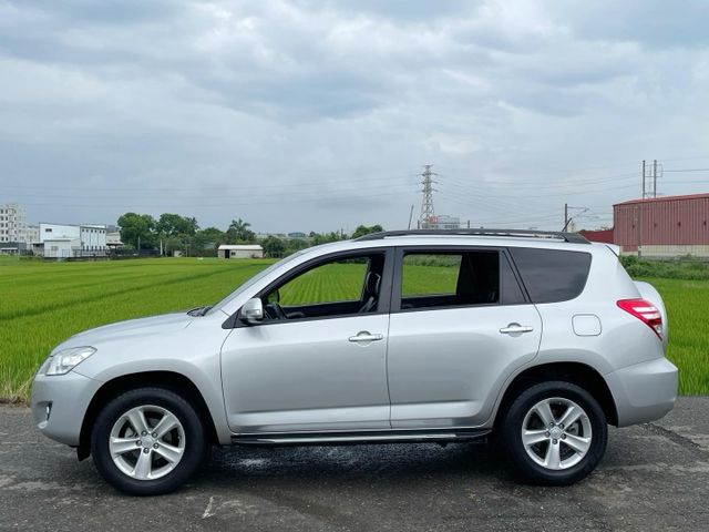 一手車只跑9萬KM的RAV4 !  第5張相片
