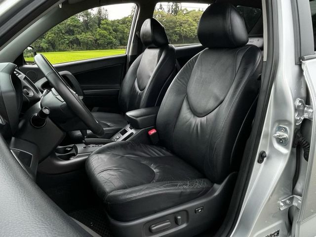 一手車只跑9萬KM的RAV4 !  第6張相片