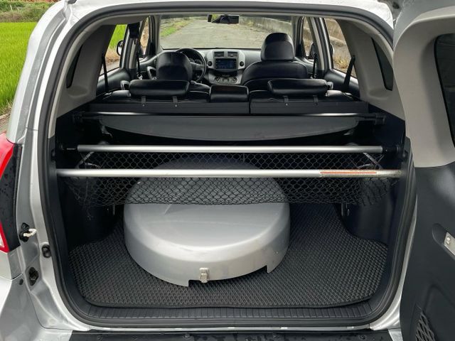 一手車只跑9萬KM的RAV4 !  第9張相片