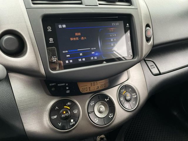 一手車只跑9萬KM的RAV4 !  第12張相片