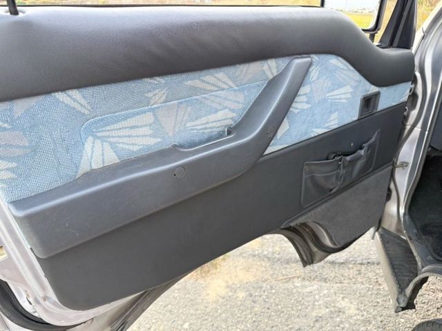 得利卡2.4手排 . 做生意擺夜市早市好幫手  第12張相片