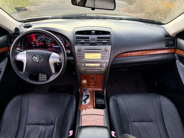 2011年 6.5代 , 末代小改款CAMRY 2.0 黑內裝  第6張相片