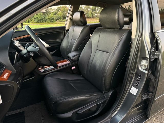 2011年 6.5代 , 末代小改款CAMRY 2.0 黑內裝  第9張相片