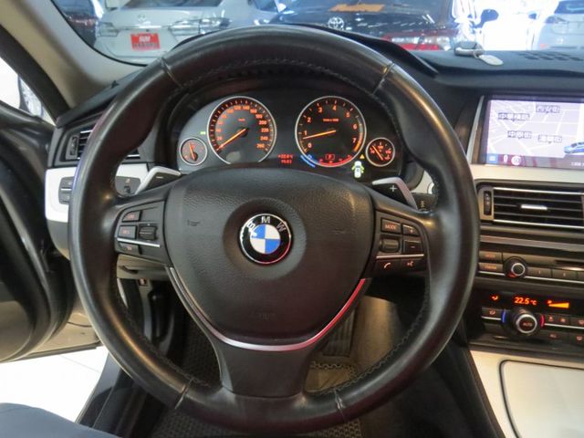 2012年領2013年型式~BMW 520I~五門旅行車~泛得總代理~僅跑十四萬~進口資料齊全~  第9張相片