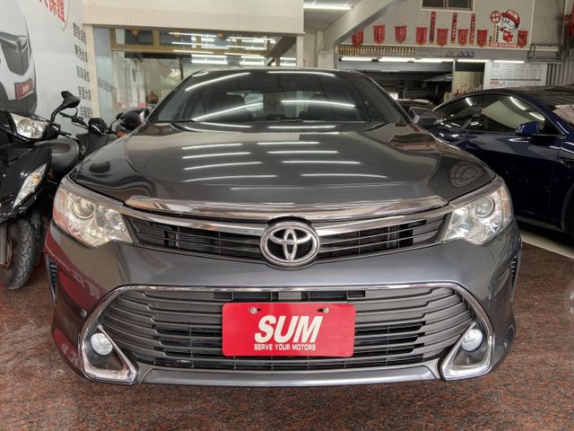 2015年 TOYOTA CAMRY 2.0 節能引擎 I-KEY 末代小改款  第2張相片