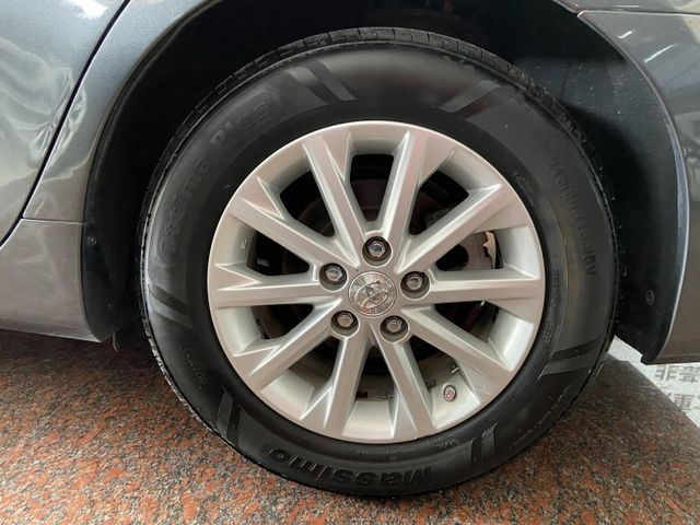 2015年 TOYOTA CAMRY 2.0 節能引擎 I-KEY 末代小改款  第20張相片