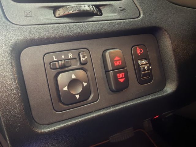 2022年 ZINGER 2.4 自排 旗艦版 僅跑三萬公里 盲點感應 多功能影音 2.4僅繳2.0稅金  第8張相片