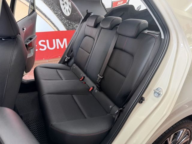 一手女用車 I-KEY 僅跑一萬五千萬公里  選配天窗~冷熱椅~方向盤加熱  第6張相片