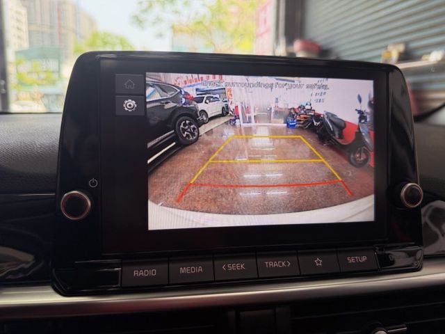 一手女用車 I-KEY 僅跑一萬五千萬公里  選配天窗~冷熱椅~方向盤加熱  第12張相片