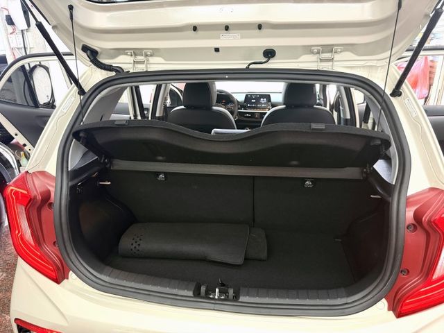 一手女用車 I-KEY 僅跑一萬五千萬公里  選配天窗~冷熱椅~方向盤加熱  第15張相片