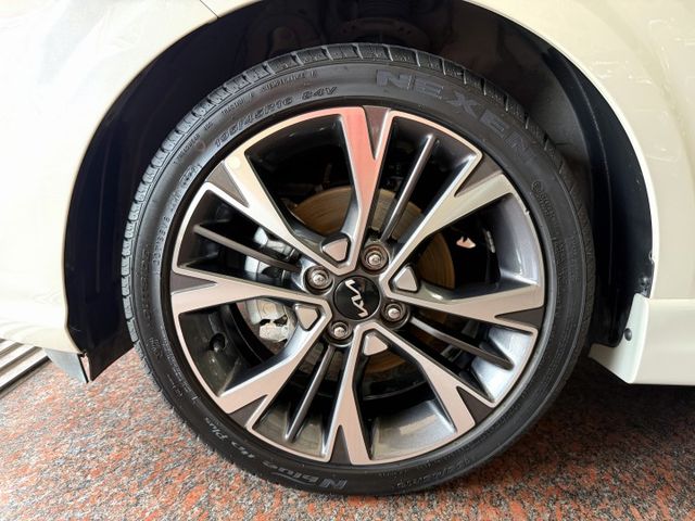 一手女用車 I-KEY 僅跑一萬五千萬公里  選配天窗~冷熱椅~方向盤加熱  第20張相片