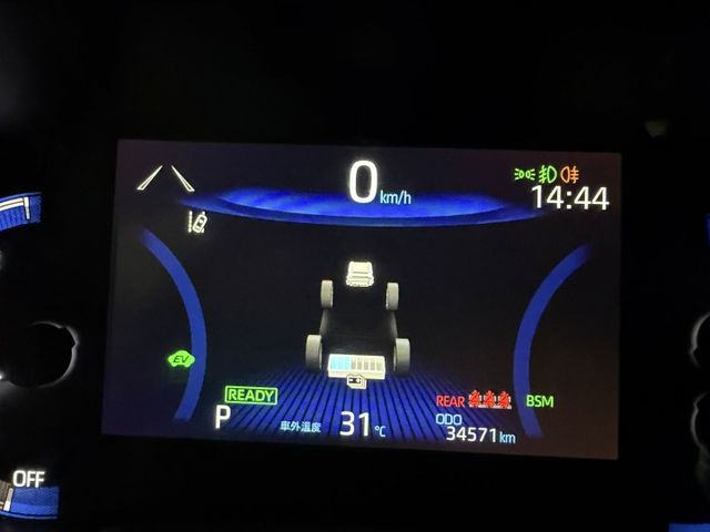 2024年TOYOTA COROLA CROSS 1.8 僅跑三萬 旗艦油電版 I-KEY版 盲點偵測功能  第4張相片
