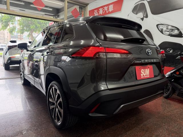 2024年TOYOTA COROLA CROSS 1.8 僅跑三萬 旗艦油電版 I-KEY版 盲點偵測功能  第17張相片