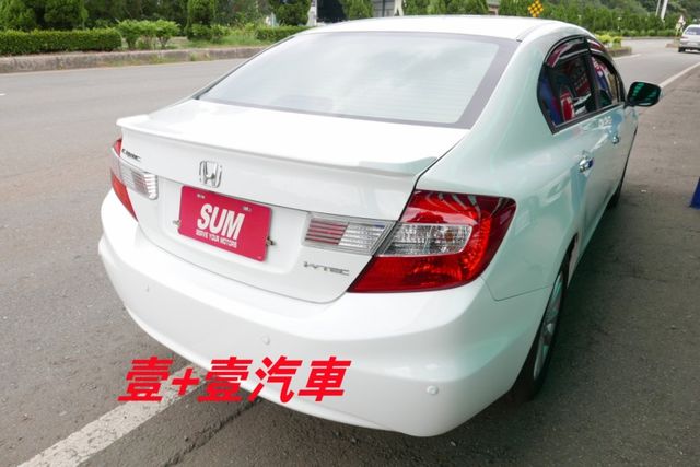 一手車 認證通過全車原鈑件 只跑8萬多保證里程 換檔快撥 定速 倒車顯影 衛星導航  第4張相片