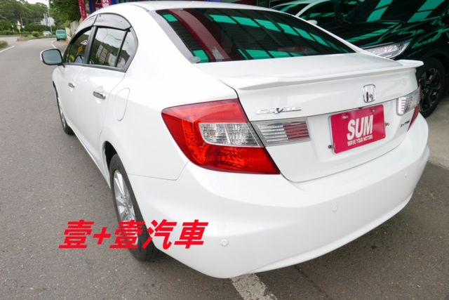 一手車 認證通過全車原鈑件 只跑8萬多保證里程 換檔快撥 定速 倒車顯影 衛星導航  第6張相片