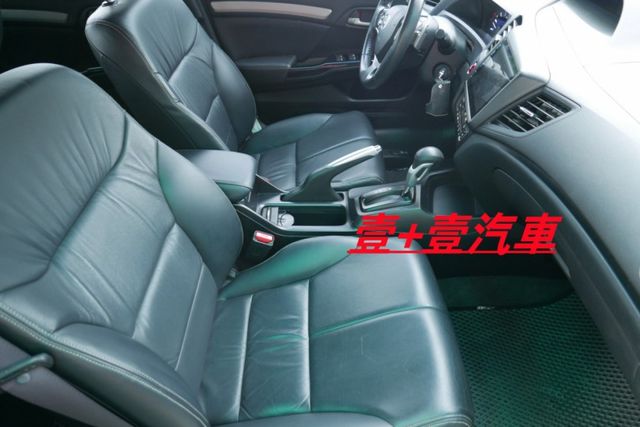 一手車 認證通過全車原鈑件 只跑8萬多保證里程 換檔快撥 定速 倒車顯影 衛星導航  第8張相片