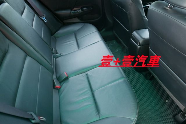 一手車 認證通過全車原鈑件 只跑8萬多保證里程 換檔快撥 定速 倒車顯影 衛星導航  第9張相片