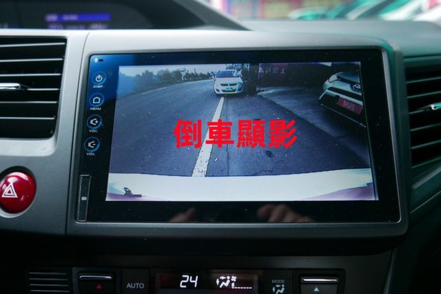 一手車 認證通過全車原鈑件 只跑8萬多保證里程 換檔快撥 定速 倒車顯影 衛星導航  第16張相片