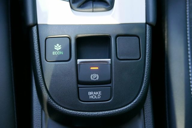 油電 認證通過全車原鈑件保證里程 盲點  原廠保固中  第16張相片