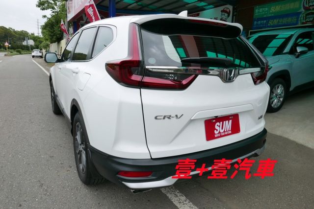 一手車只跑1萬多保證里程 認證通過全車原鈑件 ACC跟車 換檔撥片 無線電充 電尾門  第6張相片