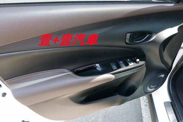 女用在地一手車 認證通過全車原鈑件 跑3萬多保證里程 YARIS CROSSOVER  第11張相片
