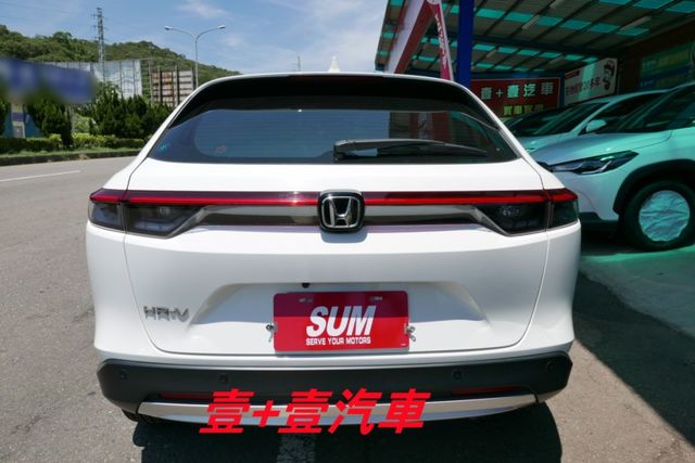 最頂級尊榮版 雙區恆溫 電尾門 環景 盲點偵測 跟車 車道偏移 怠速熄火 無線電充 認證通過全車原鈑件 保證里程 快撥鍵  第5張相片
