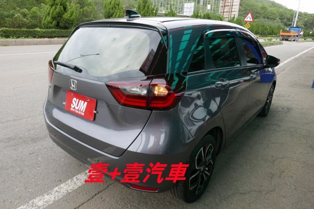 一手車跑6千多 認證通過全車原鈑件保證里程 原廠保固 原廠保養 車道偏移 跟車系統 360環景  第4張相片