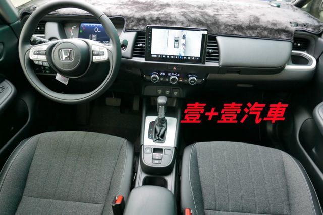 一手車跑6千多 認證通過全車原鈑件保證里程 原廠保固 原廠保養 車道偏移 跟車系統 360環景  第9張相片