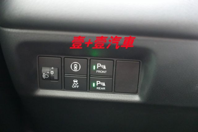 一手車跑6千多 認證通過全車原鈑件保證里程 原廠保固 原廠保養 車道偏移 跟車系統 360環景  第12張相片