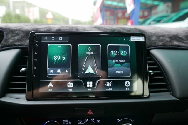 一手車跑6千多 認證通過全車原鈑件保證里程 原廠保固 原廠保養 車道偏移 跟車系統 360環景  第14張相片