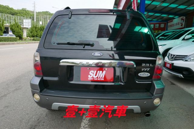 在第一手車 原鈑件里程保證 無待修 好開 內裝漂亮  第4張相片