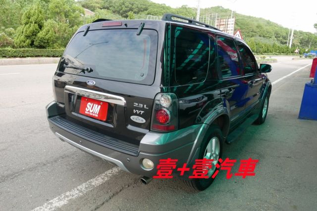 在第一手車 原鈑件里程保證 無待修 好開 內裝漂亮  第6張相片