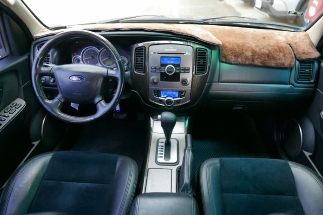 在第一手車 原鈑件里程保證 無待修 好開 內裝漂亮  第10張相片