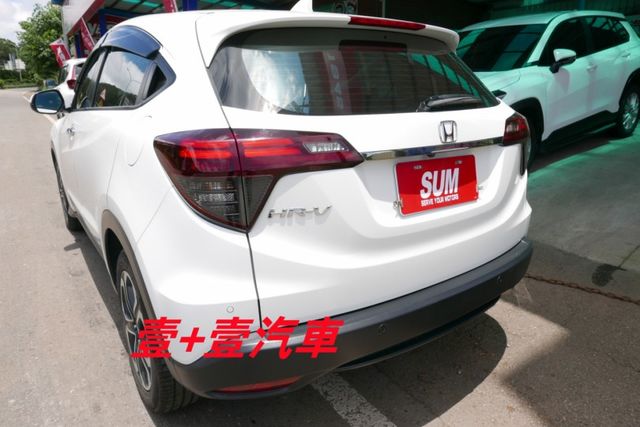 頂級 S版  I-KEY免用鑰匙 認證通過全車原鈑件保證里程 盲點 快撥鍵 定速 衛星導航 倒車顯影 防滑系統  第6張相片