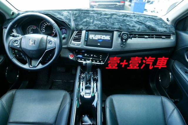 頂級 S版  I-KEY免用鑰匙 認證通過全車原鈑件保證里程 盲點 快撥鍵 定速 衛星導航 倒車顯影 防滑系統  第9張相片