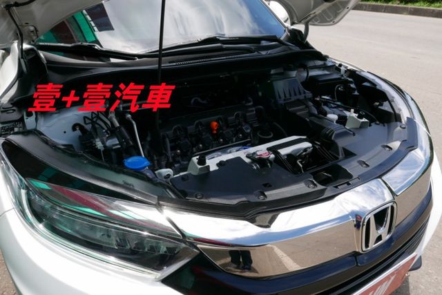 頂級 S版  I-KEY免用鑰匙 認證通過全車原鈑件保證里程 盲點 快撥鍵 定速 衛星導航 倒車顯影 防滑系統  第17張相片