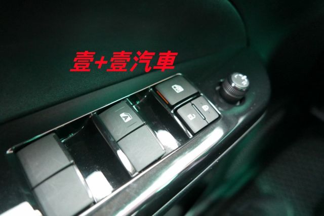 一手車 認證通過全車原鈑件 保證里程 防滑系統 胎壓 ISOFIX  9安全氣囊  第10張相片