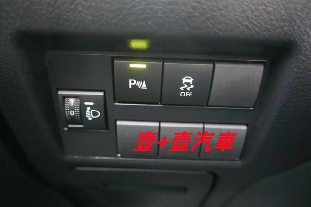 認證通過全車原鈑件 保證里程 9安全氣囊 鋁圈倒車顯影  第11張相片